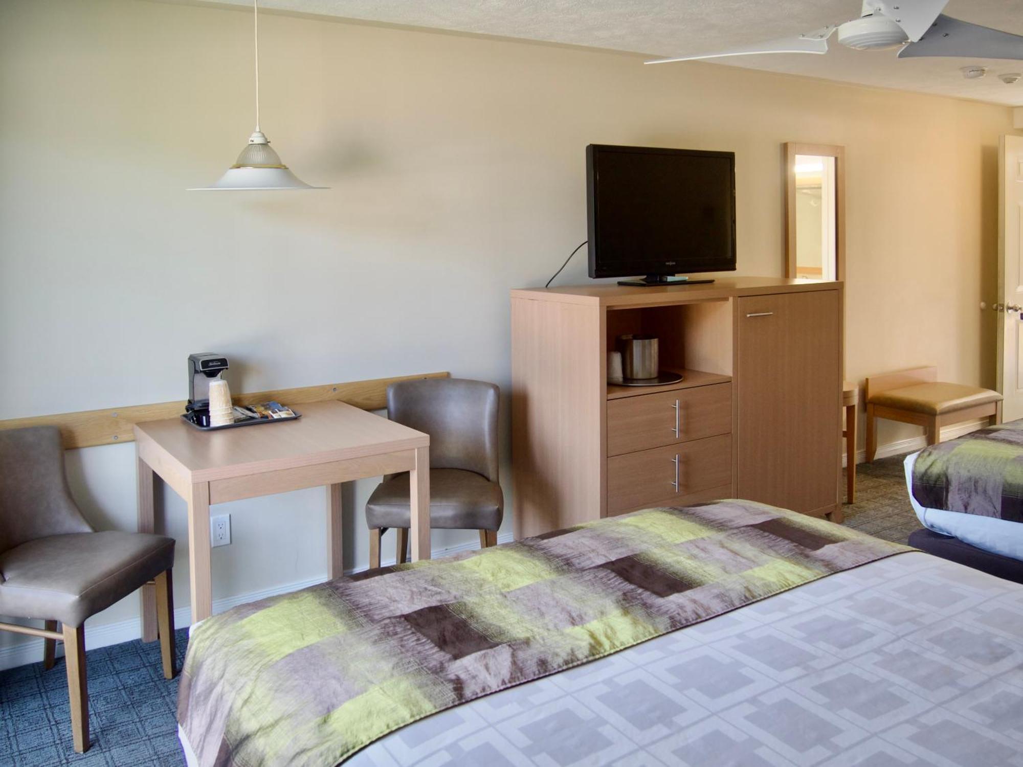 Bruce Anchor Motel, Cottages, Villas&Cabins Tobermory Esterno foto