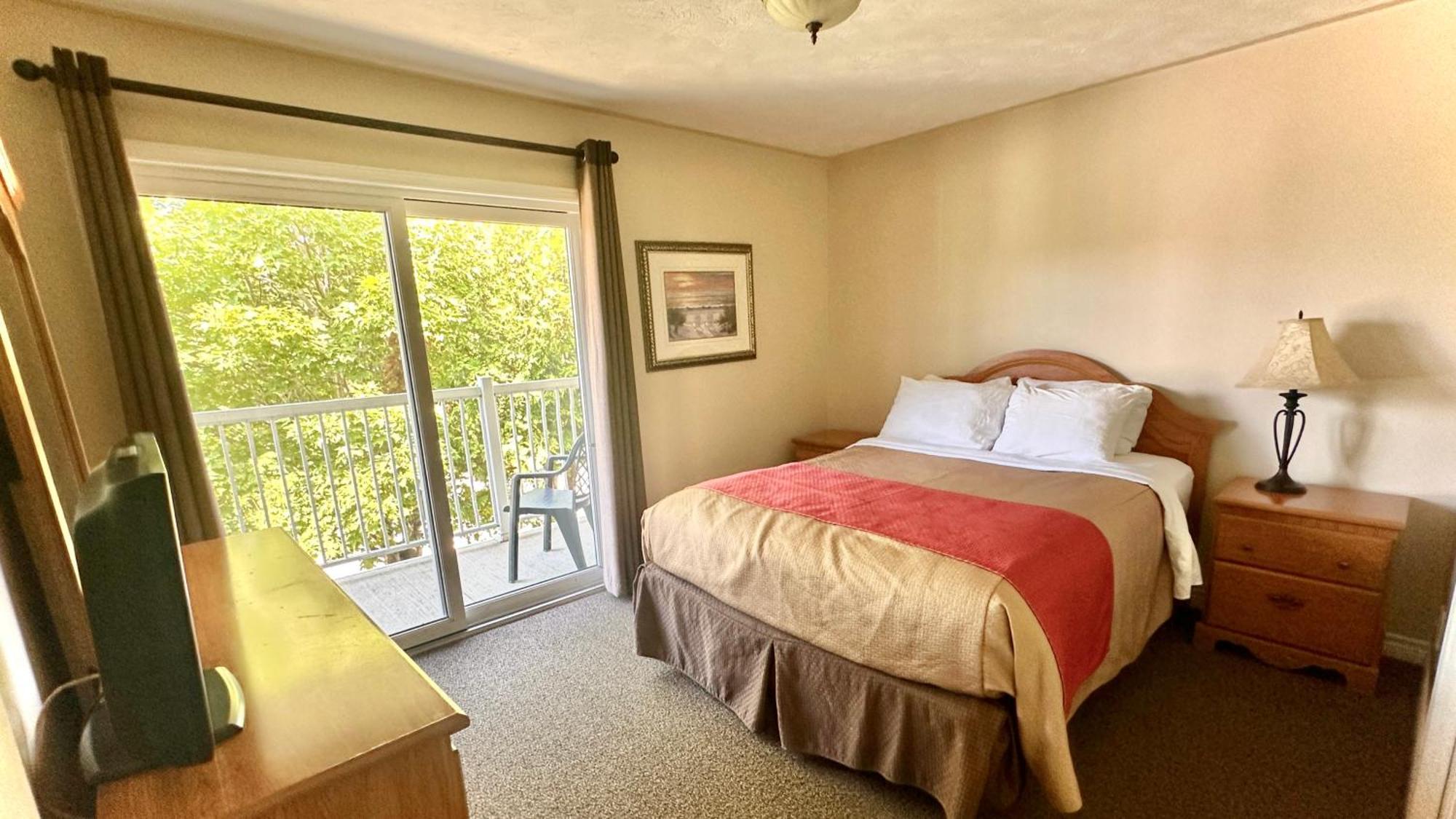 Bruce Anchor Motel, Cottages, Villas&Cabins Tobermory Esterno foto
